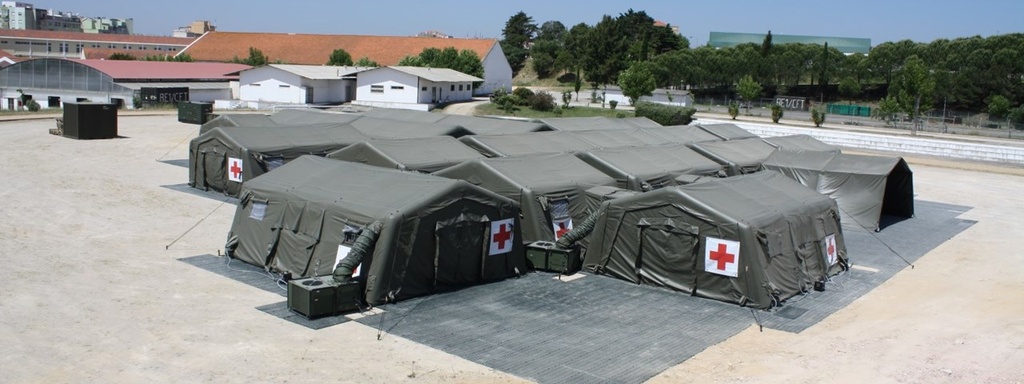 TENTE gonflable (Losberger TAG42T3) 40m², blanche, 4 portes