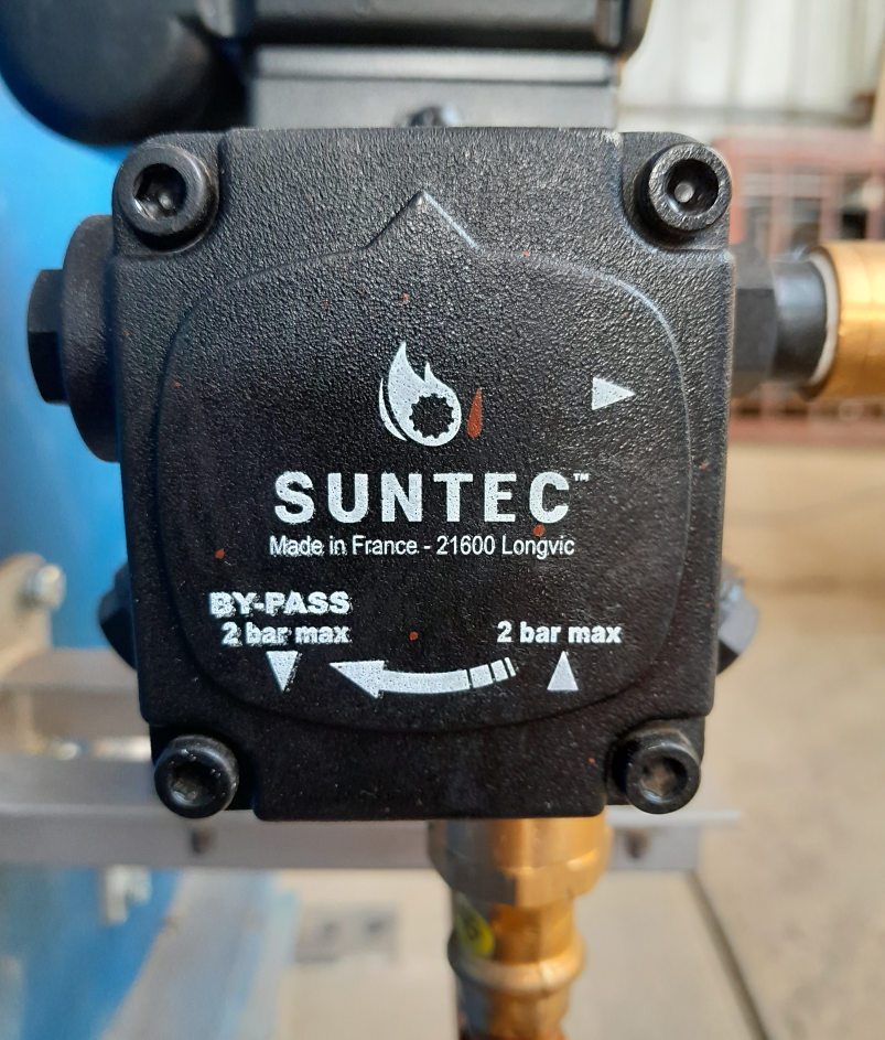 (Incinis K-20s) FUEL LINE PUMP (Suntec AEV 97 C 7304)